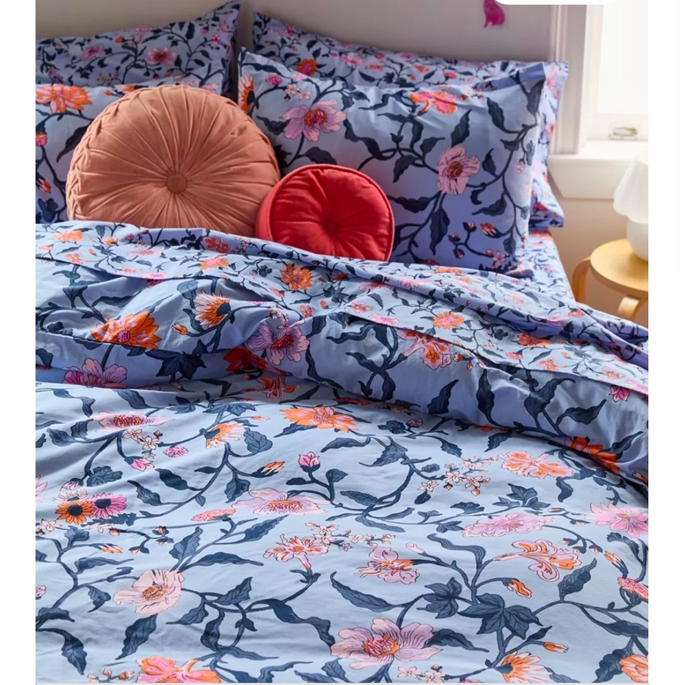 Ella Vine Floral Pattern Duvet Set